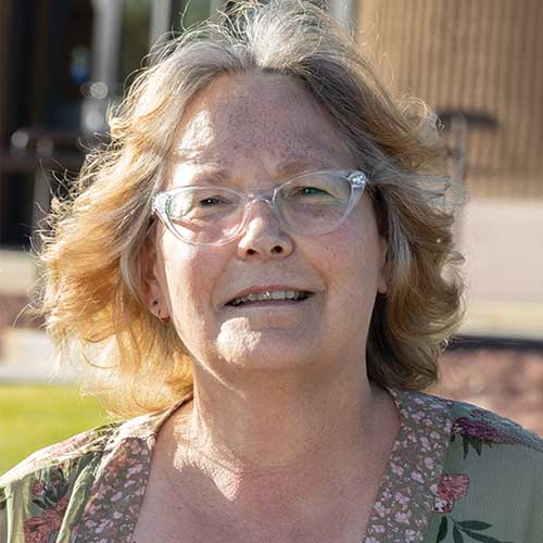 Karen Lewallen headshot
