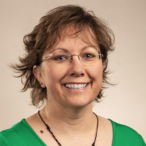 Paula Flynn headshot