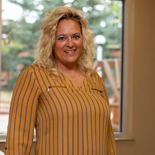 Jennifer Johnson Headshot